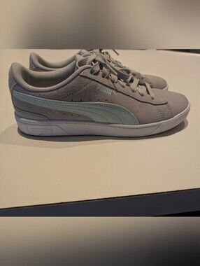 Puma Women’s Low-Top Sneakers in Light Gray with Mint Stripe
